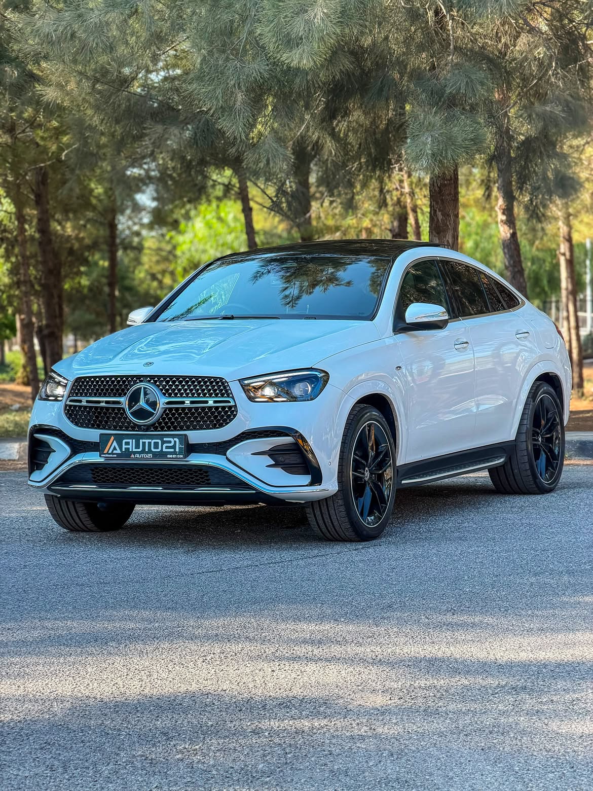 2025 model Mercedes-Benz GLE400e Premium Plus