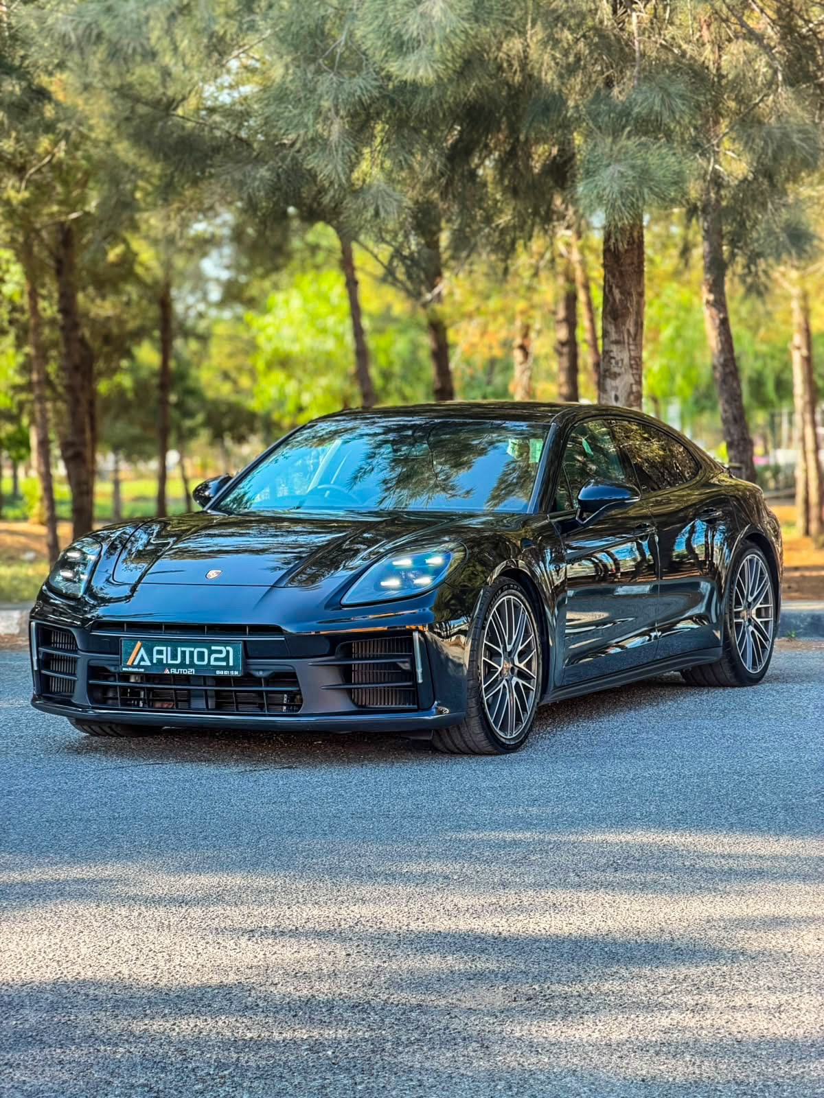 2025 Porsche Panamera 4 Hybrid