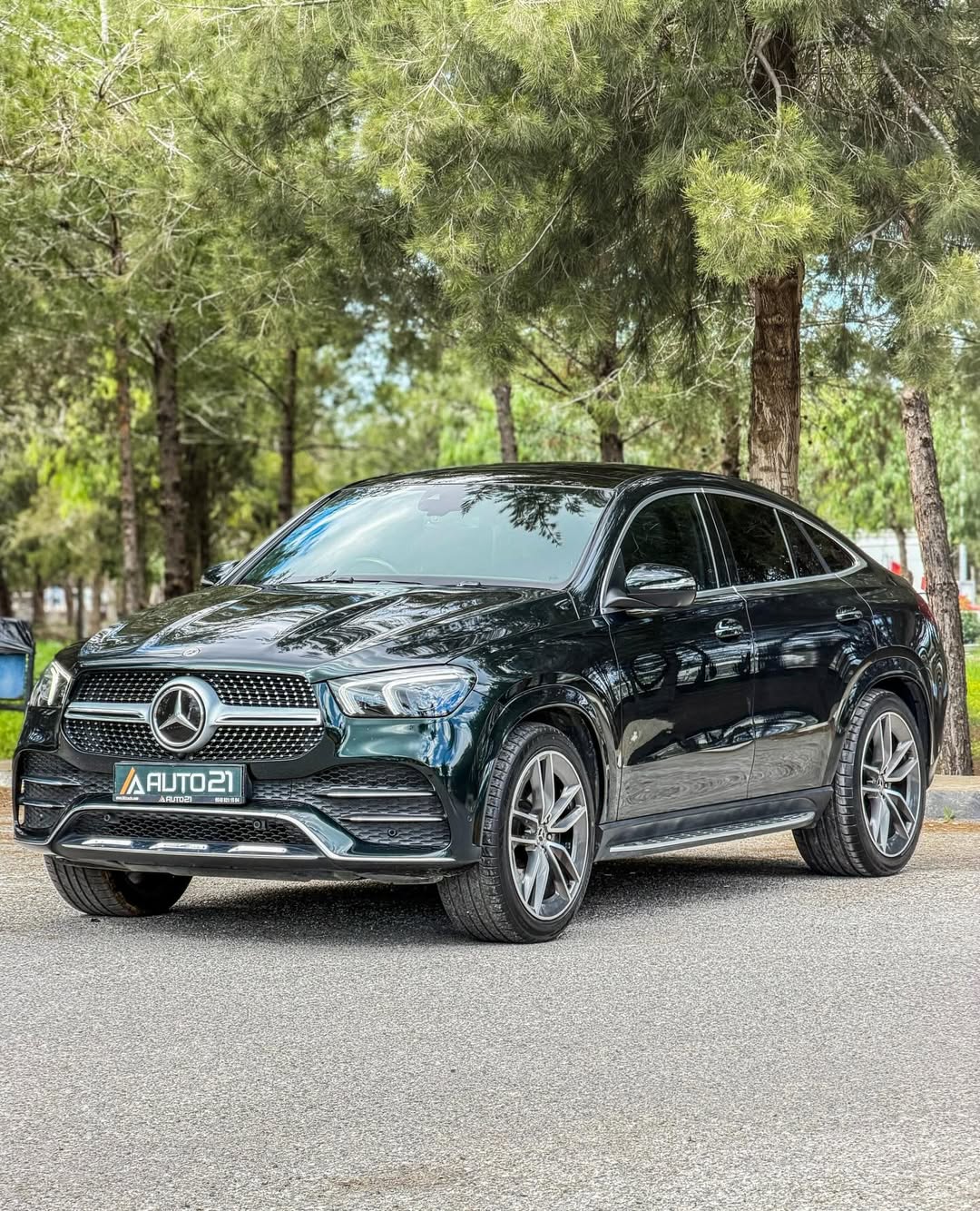 2022 model Mercedes-Benz GLE400d Premium Plus